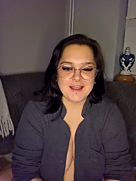 Snapshot of Saucy-Serenity chatting on 17, 10, 2025 Saucy-Serenity online show from 17, 10, 2025