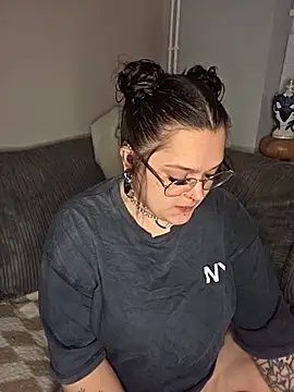 Snapshot of Saucy-Serenity chatting on 26, 10, 2025 Saucy-Serenity online show from 26, 10, 2025