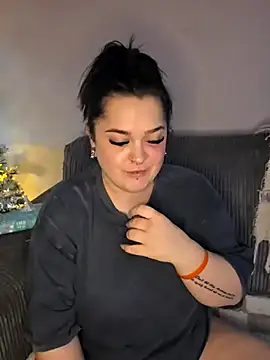 Snapshot of Saucy-Serenity chatting on 27, 11, 2025 Saucy-Serenity online show from 27, 11, 2025