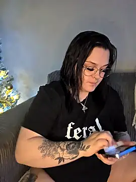 Snapshot of Saucy-Serenity chatting on 18, 11, 2025 Saucy-Serenity online show from 18, 11, 2025