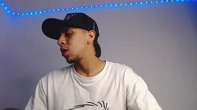 Snapshot of Monkey_uchiha777 chatting on 16, 1, 2026 Monkey uchiha777 online show from 16, 1, 2026