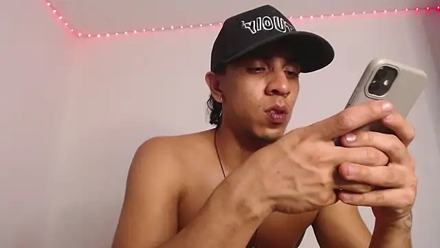 Snapshot of Monkey_uchiha777 chatting on 6, 2, 2026 Monkey uchiha777 online show from 6, 2, 2026