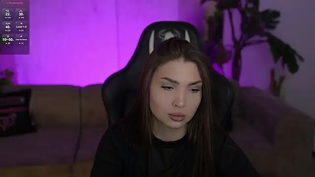 Snapshot of Billie054 chatting on 28, 11, 2025 Billie054 online show from 28, 11, 2025