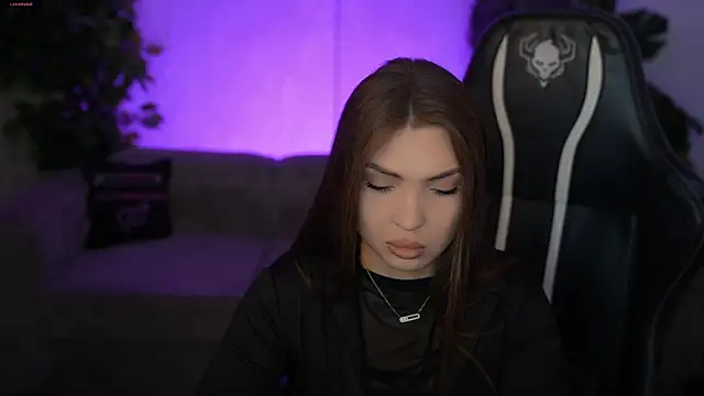 Snapshot of Billie054 chatting on 11, 11, 2025 Billie054 online show from 11, 11, 2025