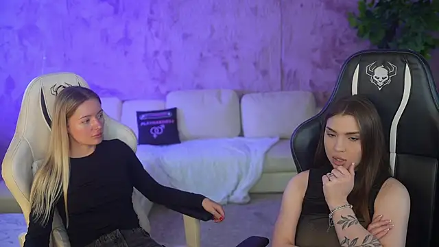 Snapshot of Billie054 chatting on 11, 10, 2025 Billie054 online show from 11, 10, 2025