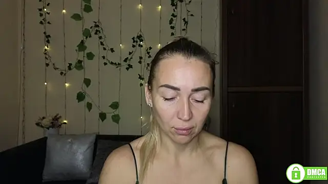 Snapshot of Kiss_julli88I chatting on 27, 10, 2025 Kiss julli88I online show from 27, 10, 2025