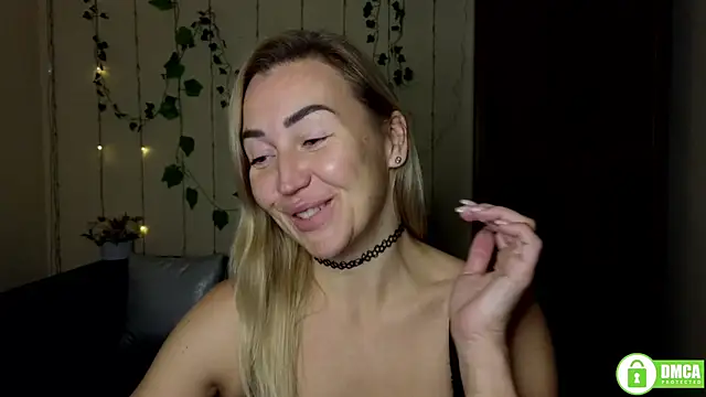 Snapshot of Kiss_julli88I chatting on 19, 10, 2025 Kiss julli88I online show from 19, 10, 2025