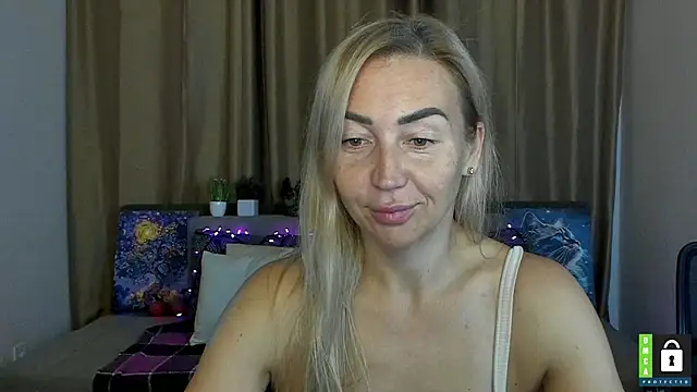 Snapshot of Kiss_julli88I chatting on 8, 10, 2025 Kiss julli88I online show from 8, 10, 2025