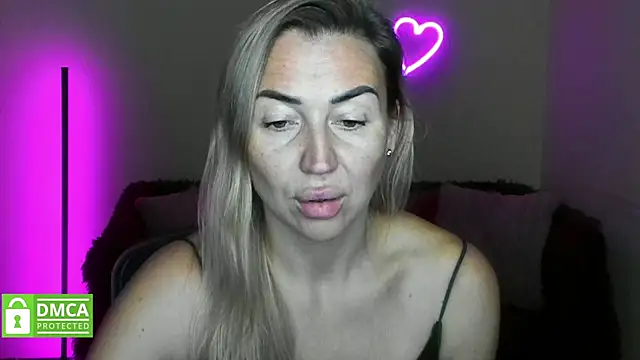 Snapshot of Kiss_julli88I chatting on 15, 11, 2025 Kiss julli88I online show from 15, 11, 2025