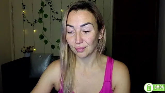 Snapshot of Kiss_julli88I chatting on 27, 11, 2025 Kiss julli88I online show from 27, 11, 2025