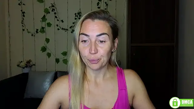 Snapshot of Kiss_julli88I chatting on 2, 11, 2025 Kiss julli88I online show from 2, 11, 2025