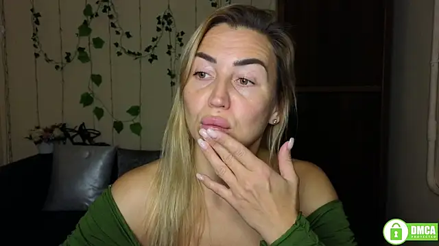 Snapshot of Kiss_julli88I chatting on 11, 11, 2025 Kiss julli88I online show from 11, 11, 2025