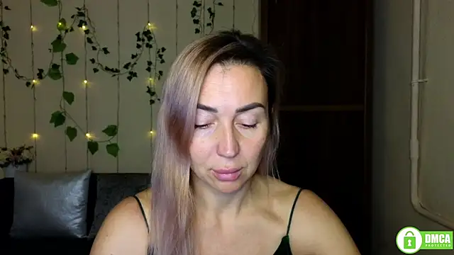 Snapshot of Kiss_julli88I chatting on 21, 11, 2025 Kiss julli88I online show from 21, 11, 2025