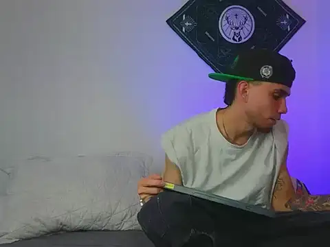 Snapshot of samevansx_ chatting on 8, 9, 2025 samevansx online show from 8, 9, 2025