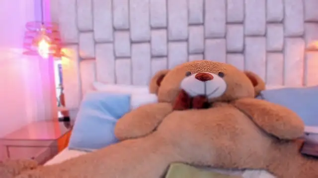 MaddyCrofft online show from 17, 4, 2026