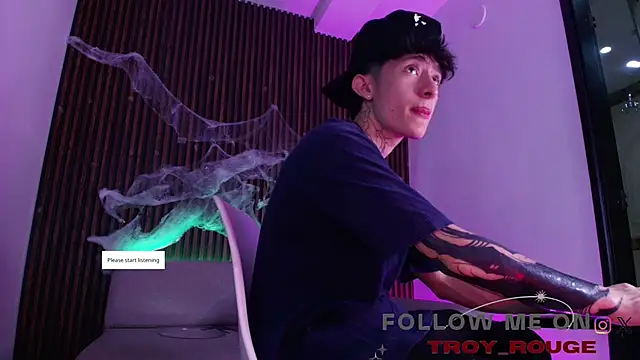 Snapshot of troy_rouge chatting on 31, 10, 2025 troy rouge online show from 31, 10, 2025