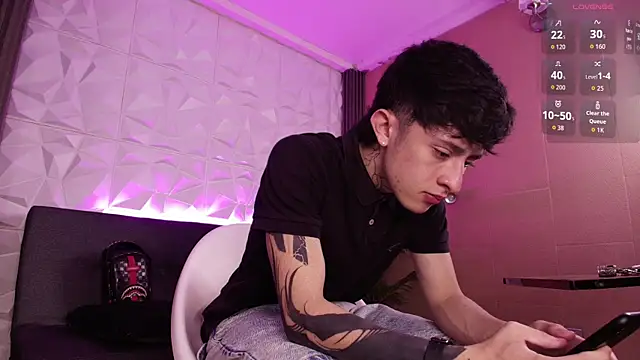 Snapshot of troy_rouge chatting on 1, 12, 2025 troy rouge online show from 1, 12, 2025