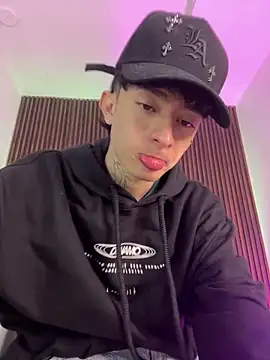 Snapshot of troy_rouge chatting on 10, 10, 2025 troy rouge online show from 10, 10, 2025