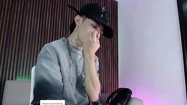 Snapshot of troy_rouge chatting on 11, 10, 2025 troy rouge online show from 11, 10, 2025