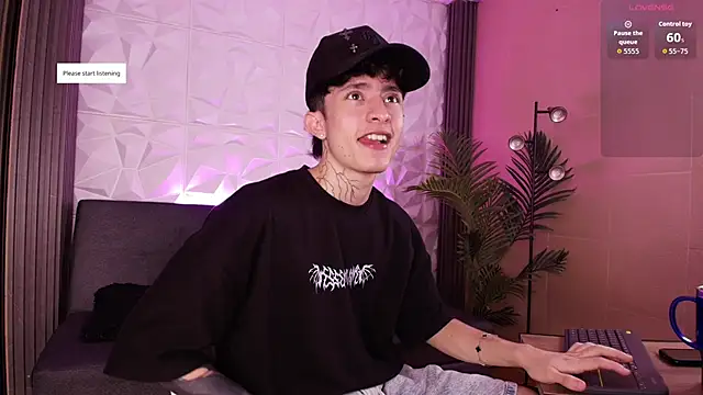 Snapshot of troy_rouge chatting on 21, 11, 2025 troy rouge online show from 21, 11, 2025