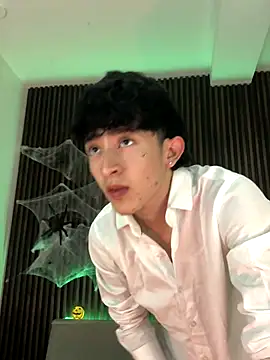 Snapshot of troy_rouge chatting on 14, 10, 2025 troy rouge online show from 14, 10, 2025