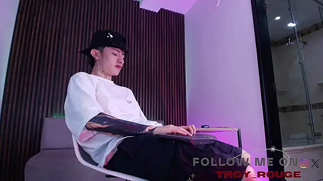 Snapshot of troy_rouge chatting on 5, 11, 2025 troy rouge online show from 5, 11, 2025