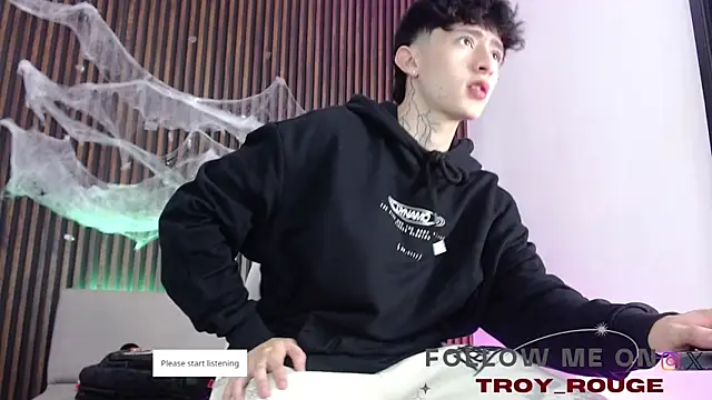 Snapshot of troy_rouge chatting on 24, 10, 2025 troy rouge online show from 24, 10, 2025