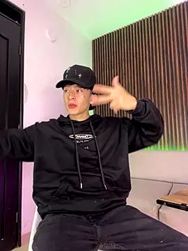 Snapshot of troy_rouge chatting on 13, 10, 2025 troy rouge online show from 13, 10, 2025