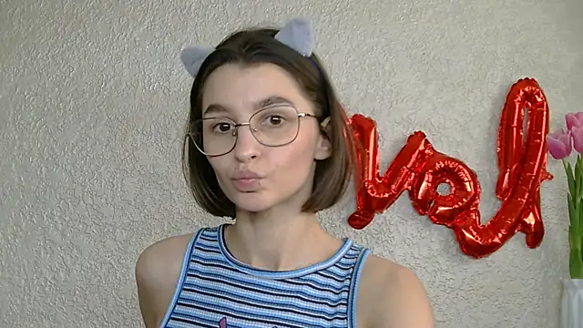 luna Gharming online show from 9, 3, 2025