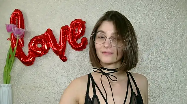 luna Gharming online show from 12, 3, 2025