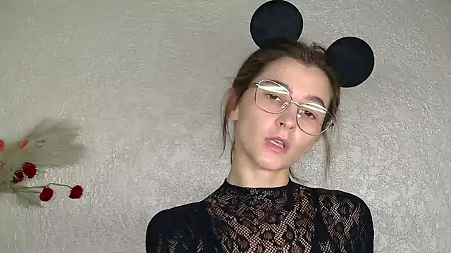 luna Gharming online show from 23, 9, 2025