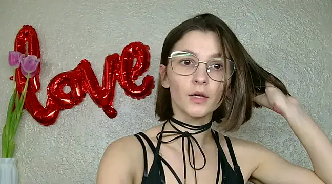 luna Gharming online show from 12, 3, 2025