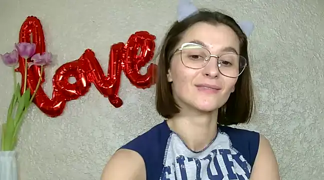 luna Gharming online show from 13, 3, 2025