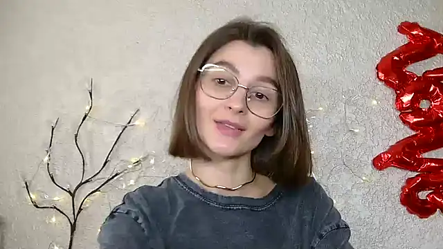luna Gharming online show from 19, 3, 2025