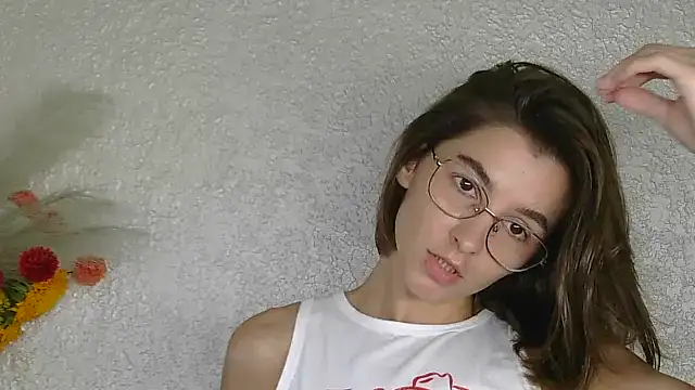 luna Gharming online show from 9, 9, 2025