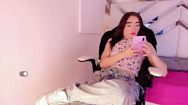 Small Hot19 online show from 15, 4, 2026