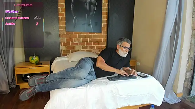 LukeCrews online show from 28, 9, 2025