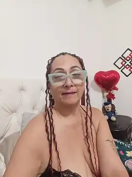Snapshot of AlessandraLeroy chatting on 28, 6, 2026 AlessandraLeroy online show from 28, 6, 2026