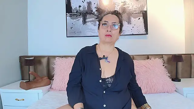 Snapshot of AlessandraLeroy chatting on 10, 7, 2026 AlessandraLeroy online show from 10, 7, 2026