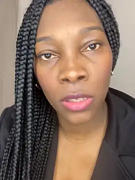 Nahomy gree online show from 7, 10, 2025