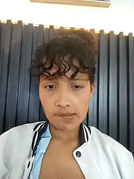 Snapshot of Arihsay_evans chatting on 8, 10, 2025 Arihsay evans online show from 8, 10, 2025