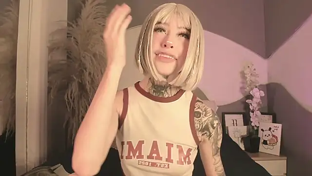 Zhally Dee online show from 30, 7, 2026
