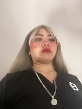 Mia cullen  online show from 10, 11, 2025