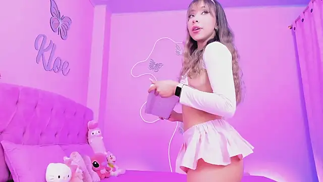 Snapshot of KloeJonnes_ chatting on 16, 10, 2025 KloeJonnes online show from 16, 10, 2025