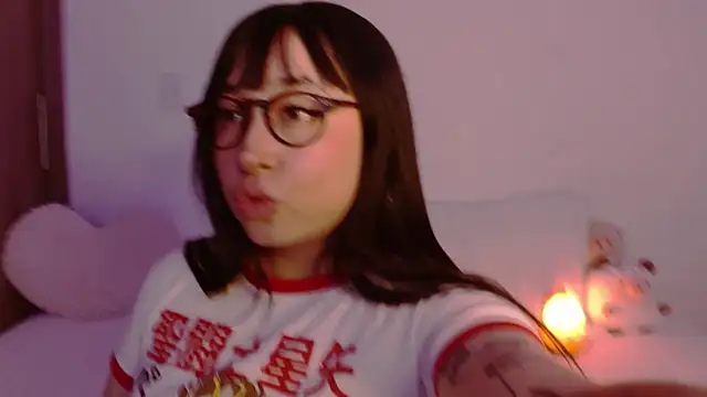 Snapshot of Oliviargf chatting on 8, 11, 2025 Oliviargf online show from 8, 11, 2025