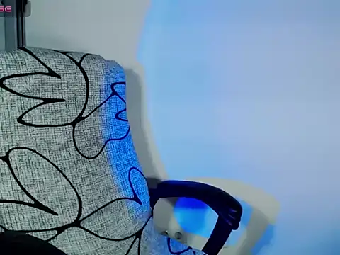 Hannah Kiim online show from 17, 9, 2025