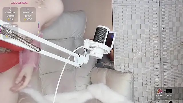 Cocobee online show from 12, 10, 2025