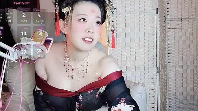 Cocobee online show from 21, 10, 2025