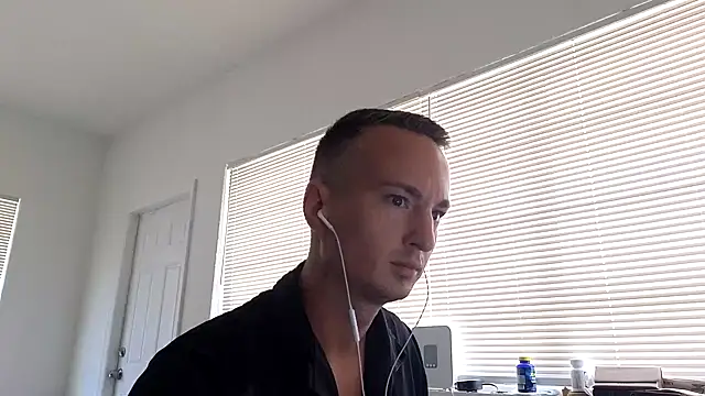 Snapshot of TheDaddy005 chatting on 16, 6, 2026 TheDaddy005 online show from 16, 6, 2026