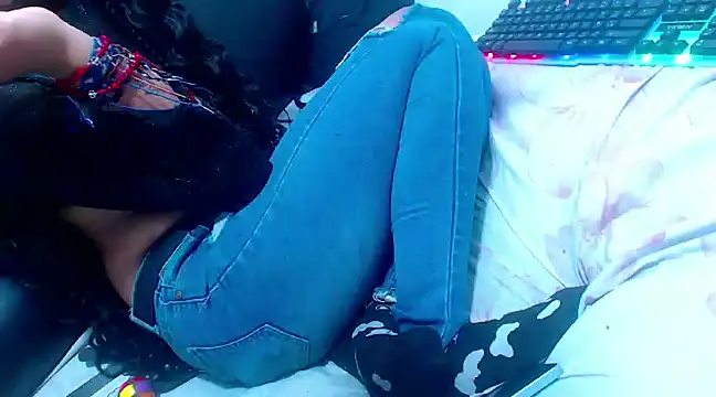 XxxReinaSexyBodyxxX777 online show from 22, 3, 2025